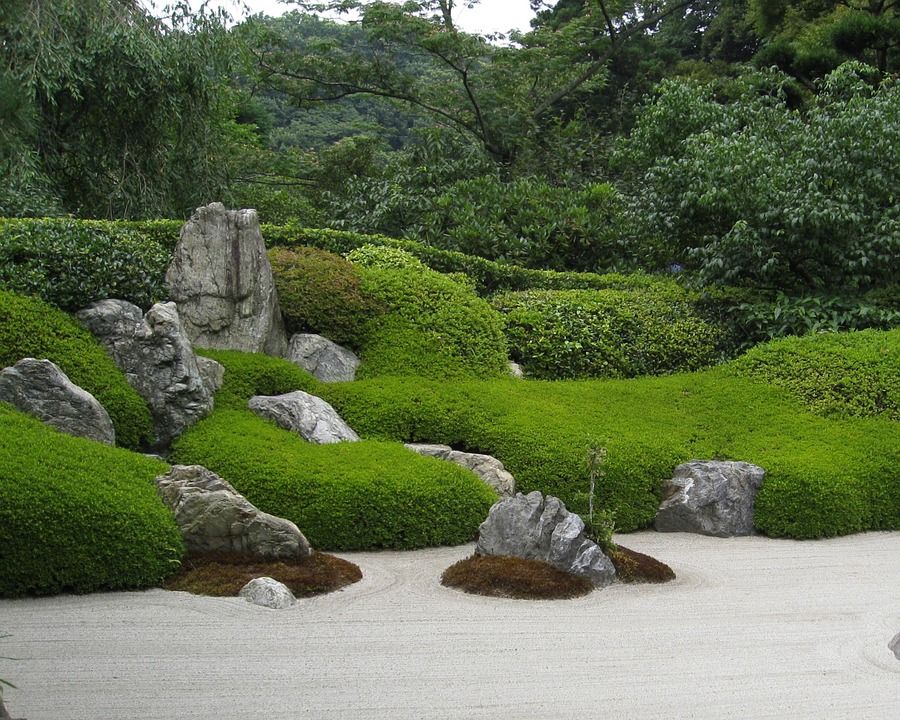 Zen-Gartenarbeit – Schlüsselelemente